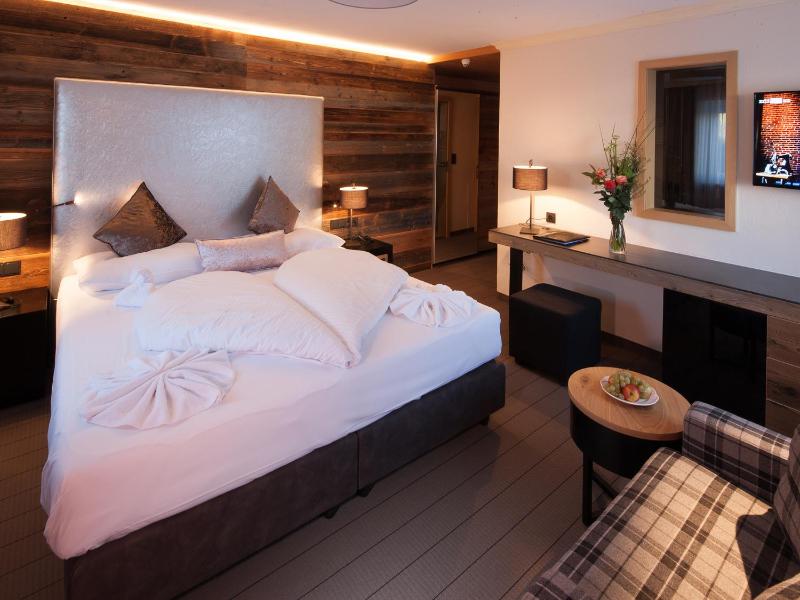 One-Bedroom Suite image 4