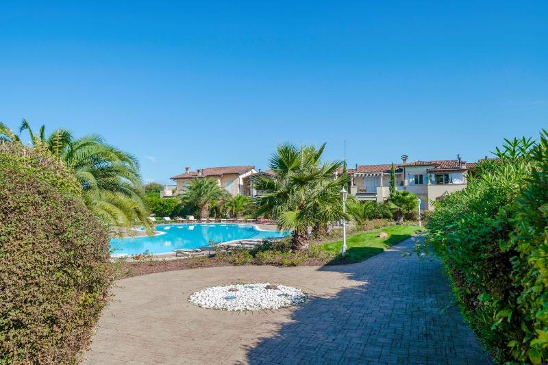 Sisy by the Lake - con piscina e WiFi - image 13