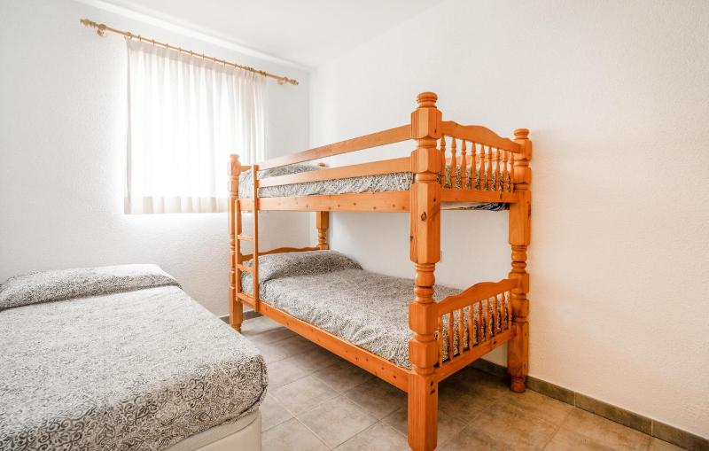 Amazing Apartment In Oropesa With Wifi - image 22