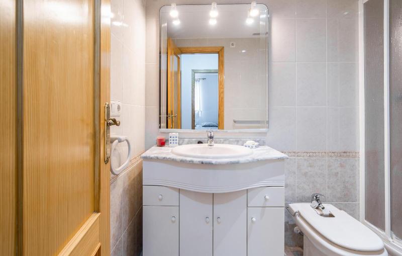 Amazing Apartment In Oropesa With Wifi - image 11