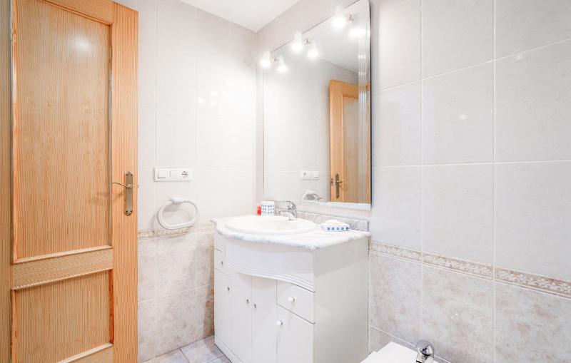 Amazing Apartment In Oropesa With Wifi - image 20