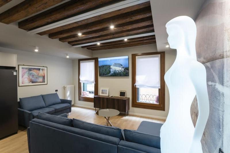 Rialto Prestige Apartment - image 2