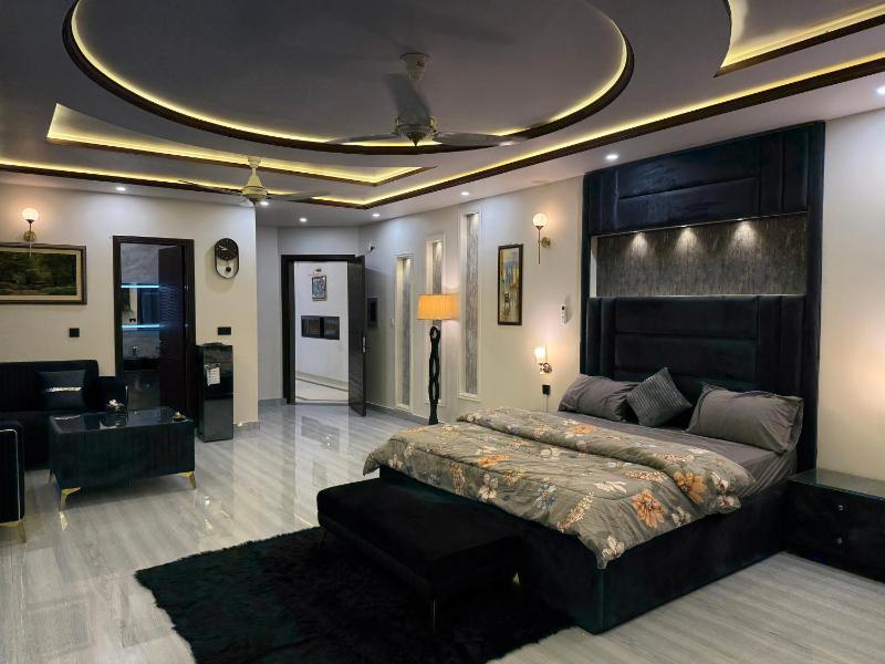 The Sapphire Suites - image 3