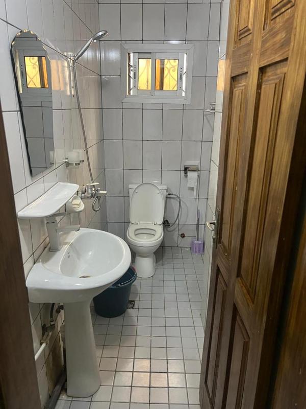Makepe Villa via Carrefour Patrick Mboma - image 4