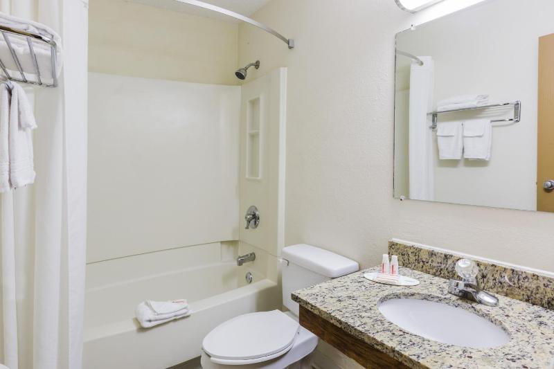 Double Room with Two Double Beds - Non-Smoking image 2
