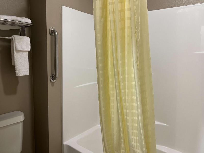 King Room - Non-Smoking image 3
