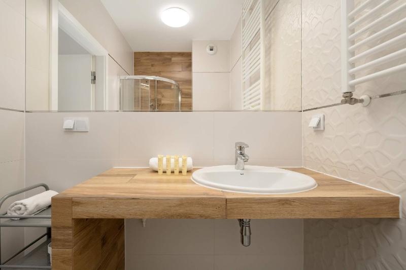 Jesionowa 37 Elegancki Apartament i Parking by Noclegi Renters - image 20