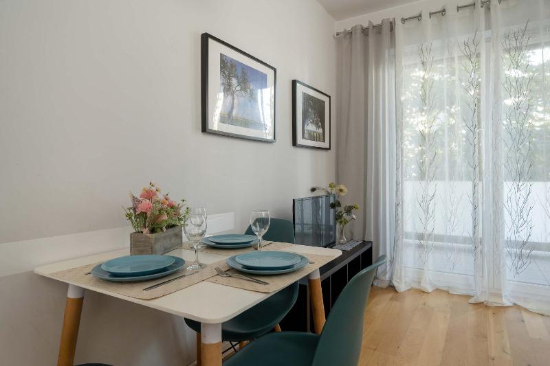 Jesionowa 37 Elegancki Apartament i Parking by Noclegi Renters - image 37