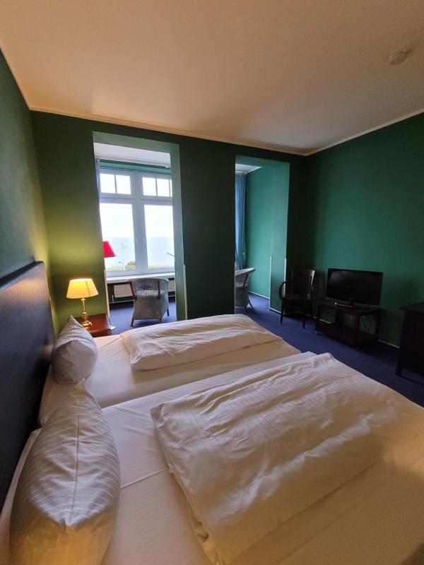 Double Room with Sea View or Partial Sea View image 3