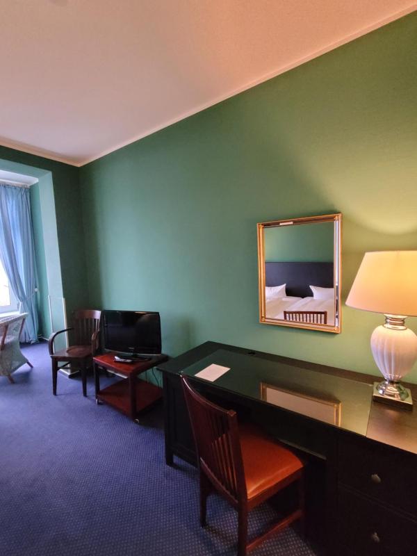 Double Room with Sea View or Partial Sea View image 4