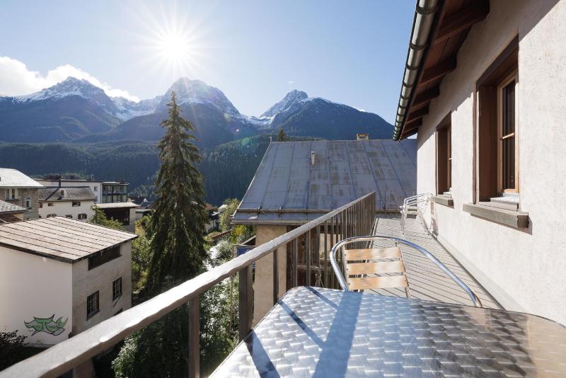 Apartment with Mountain View image 4