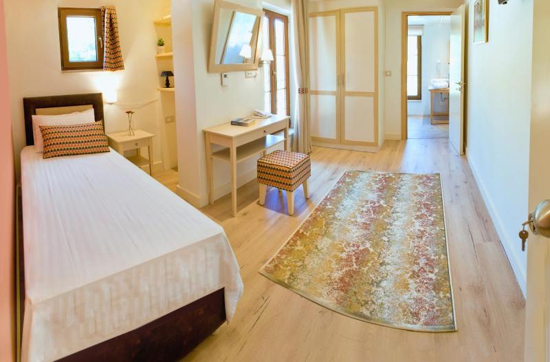Double Room with Mountain View image 2