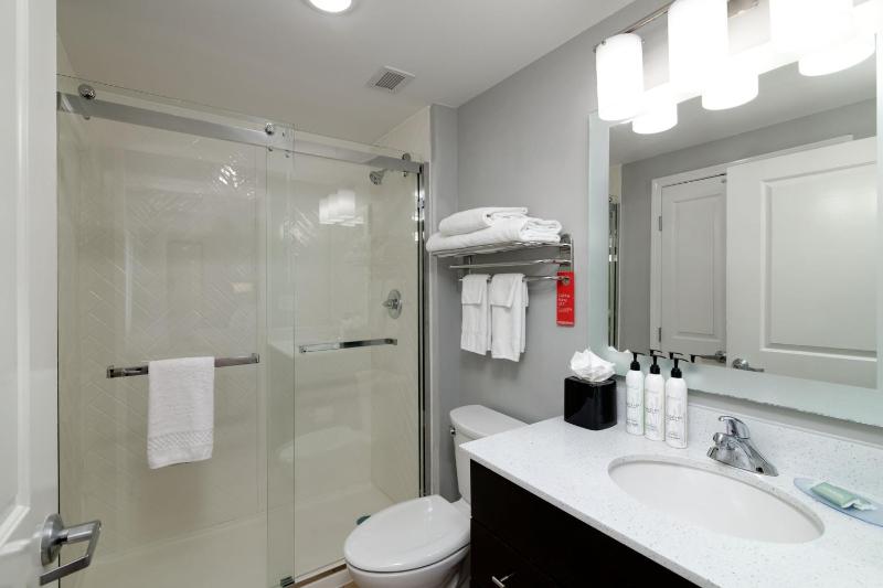 Two-Bedroom Suite image 3