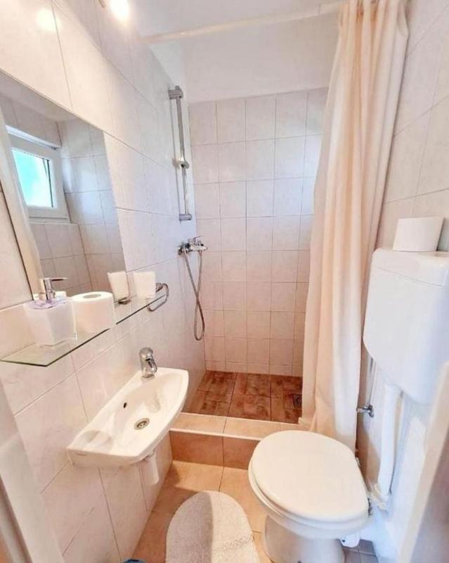 Two-Bedroom Holiday Home image 4
