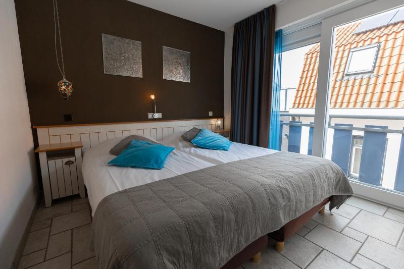 Luxury Suite image 4