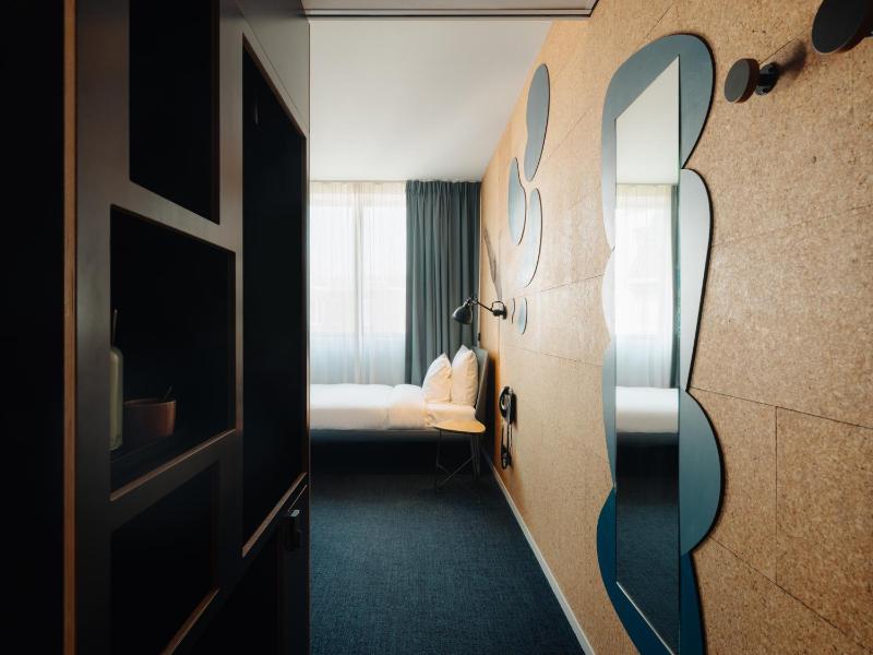 Eco-friendly Twin Room image 3
