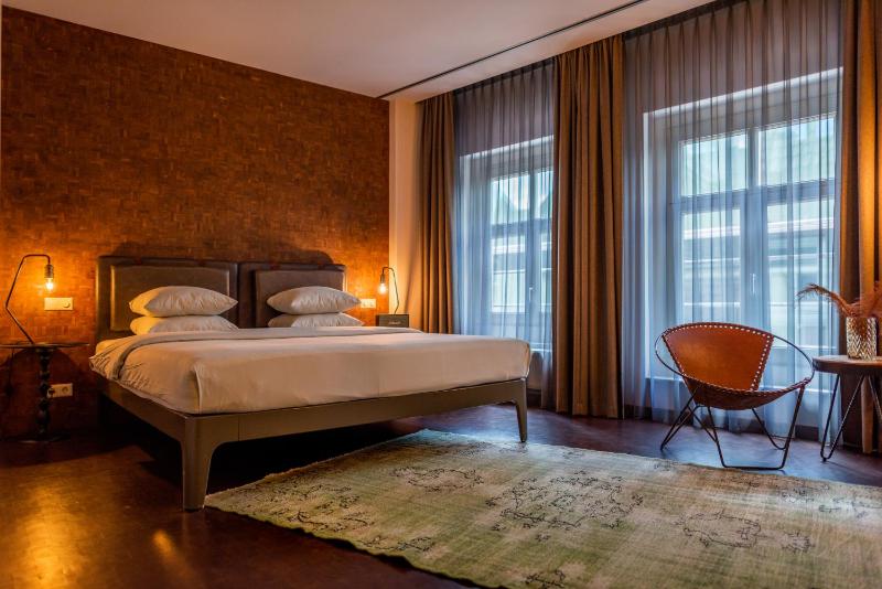 Superior Double or Twin Room image 3