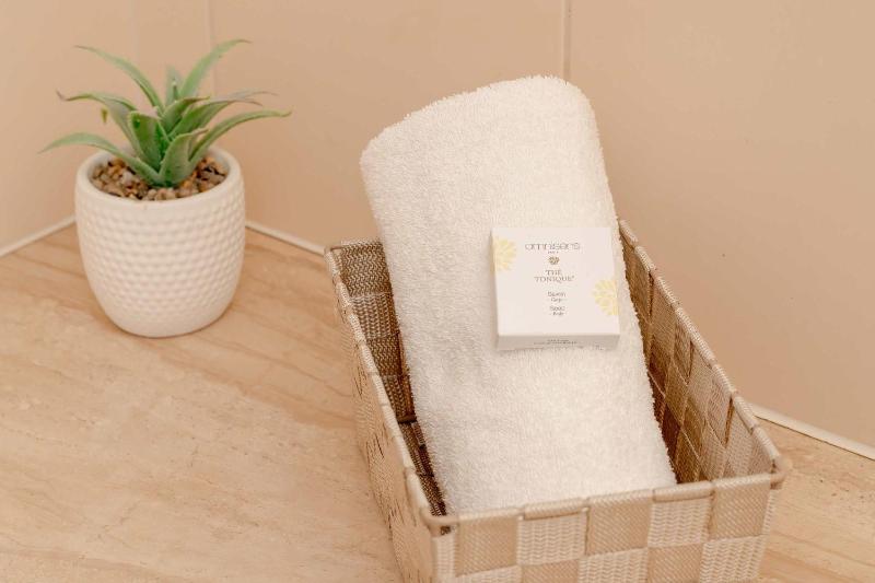 Sunny Apartment with Parking on the Green and Friendly Estate by Noclegi Renters - image 23