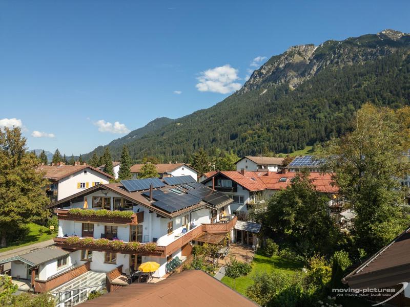 One-Bedroom Apartment with Balcony (3 Adults) image 3