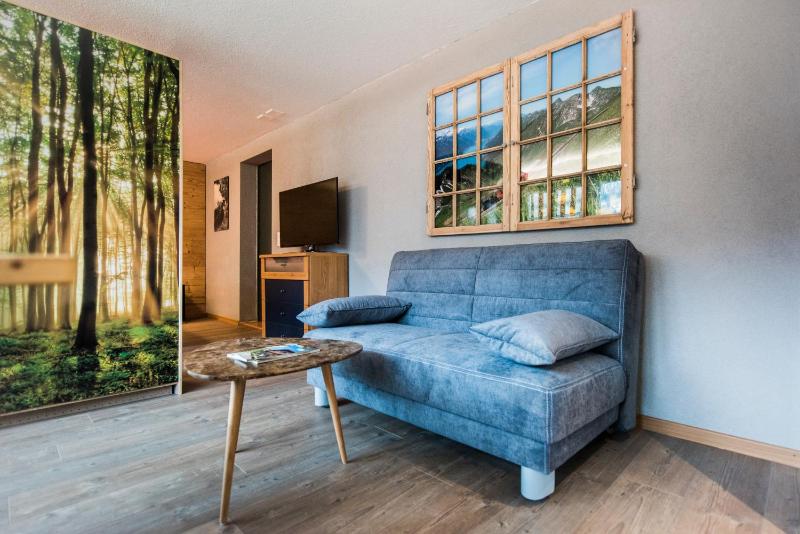 Studio with Lake View image 1