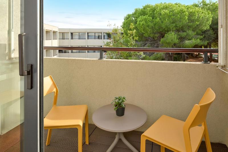 Standard Double Room image 3