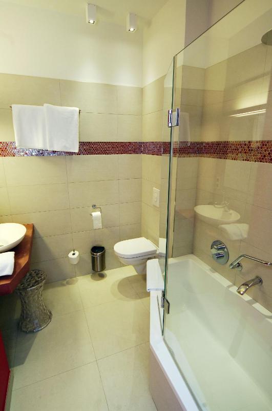 Standard Double Room image 1