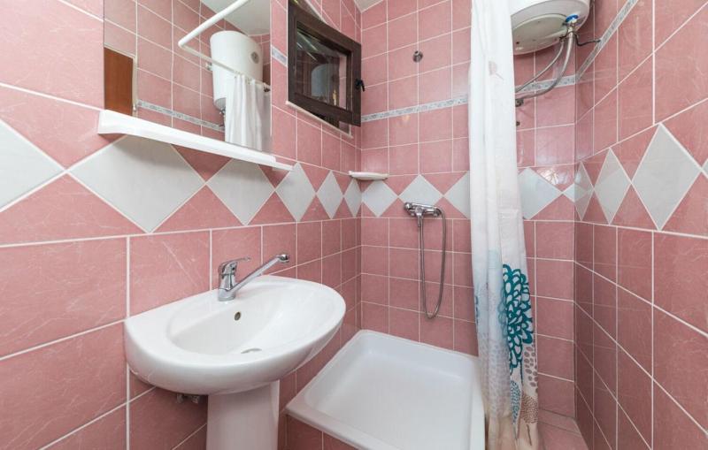 Five-Bedroom Holiday Home image 3