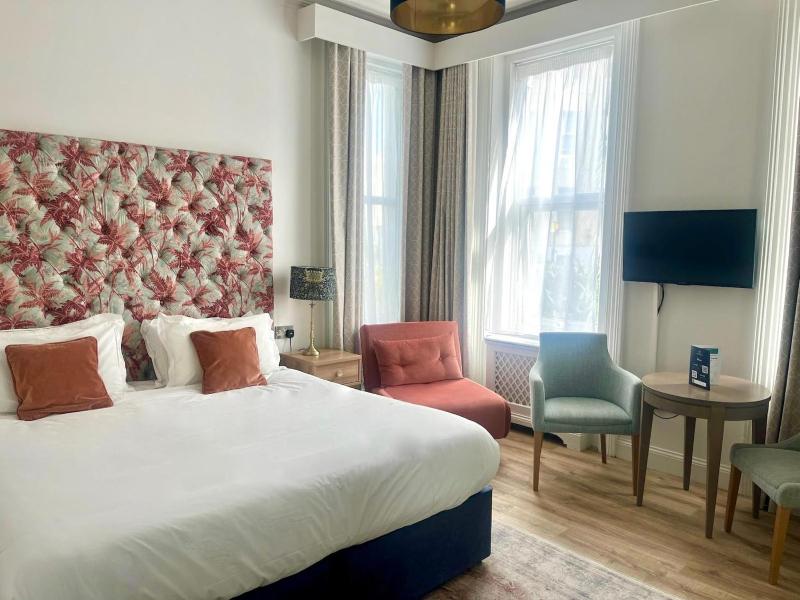 Deluxe Family Suite image 4