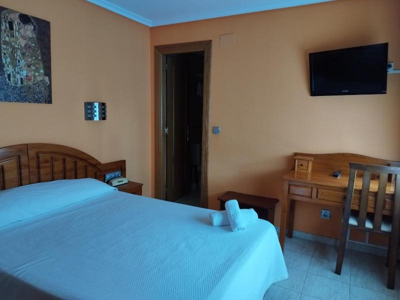 Single Room image 4