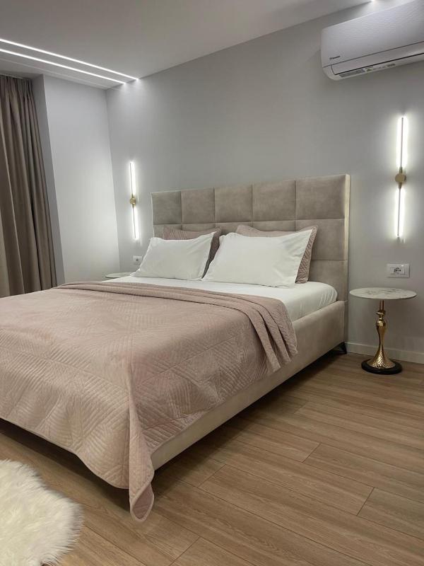 Room 3 - image 6
