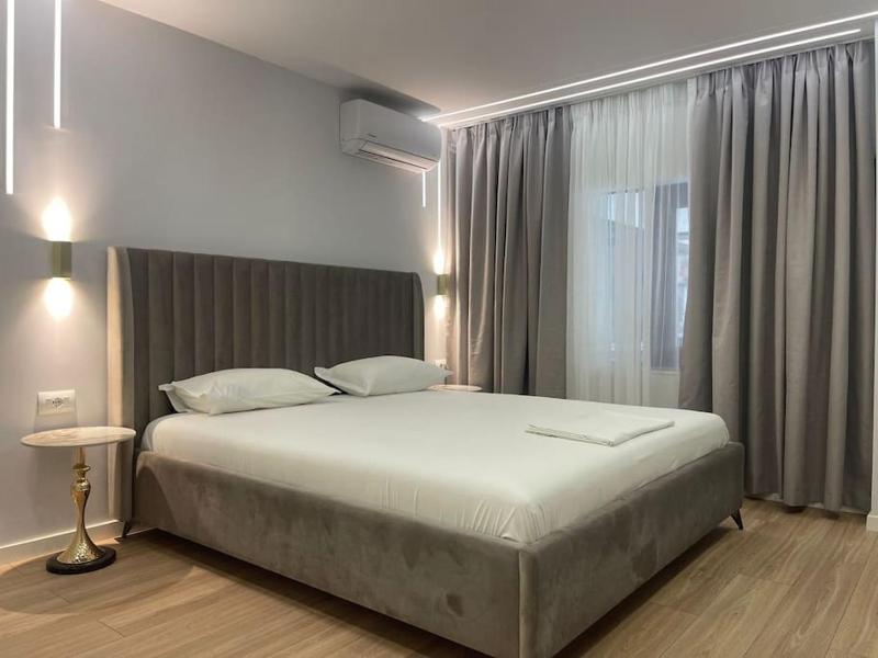 Lindi's Room 1 4 - image 8