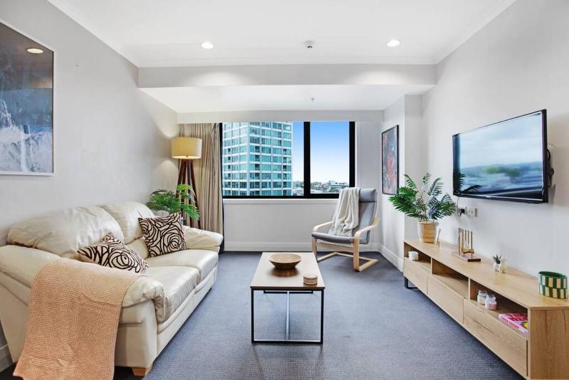 Luxurious Apt Gym Tennis Carpark 6th Floor - image 2