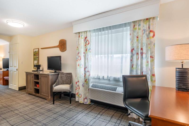 Executive King Suite - Non-Smoking image 2