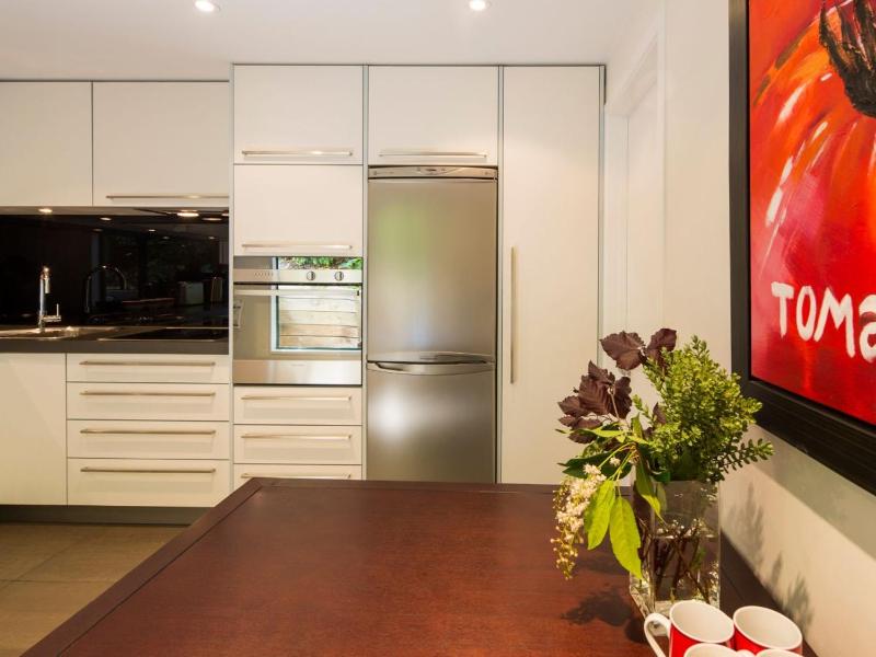 Riverview Retreat Holiday Home by MajorDomo - image 8