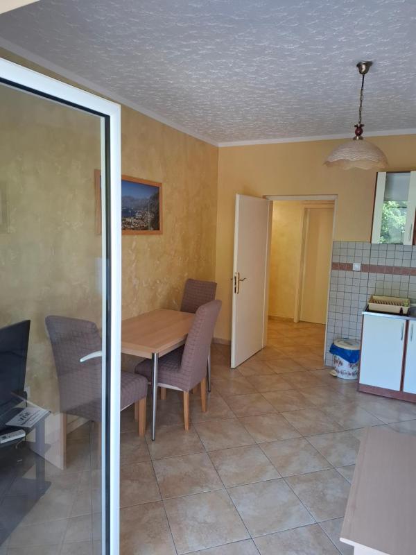 One-Bedroom Apartment with Balcony and Sea View (3 Adults) image 4