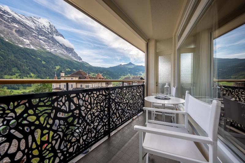 Superior Double Room Eiger View with balcony image 1