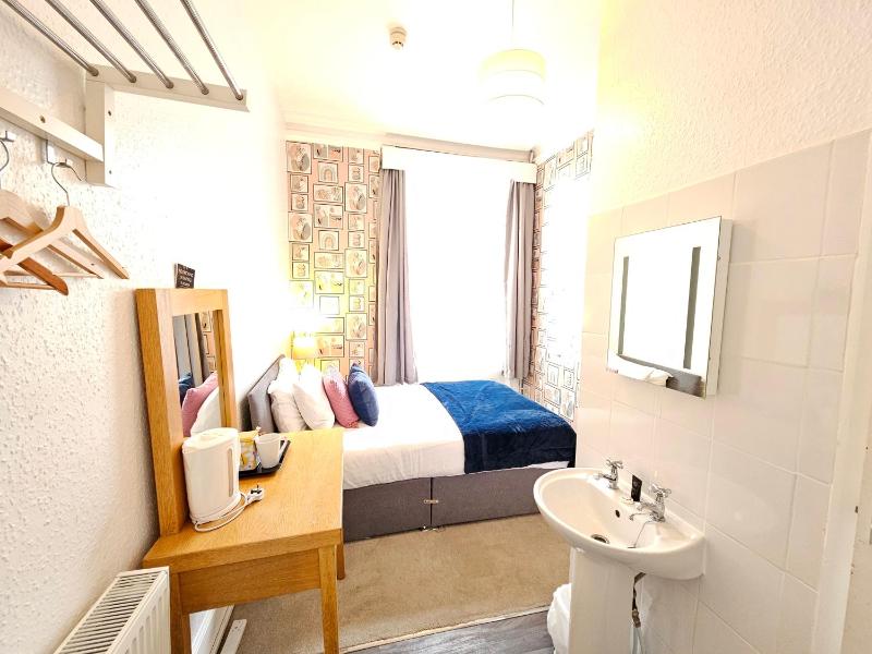 Single Room image 2