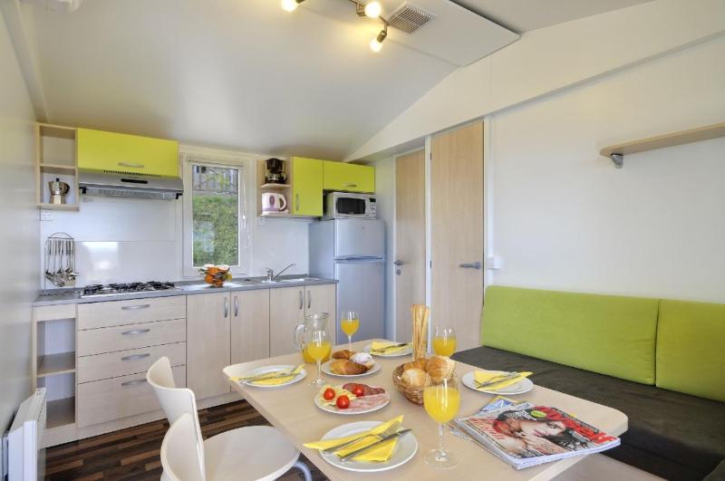 Superior Two-bedroom Mobile Home image 3