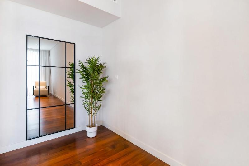 Three-Bedroom Deluxe Apartment image 2
