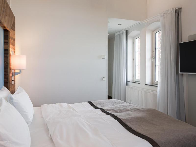 Superior Double Room with Sea View - Spa Not Included image 4