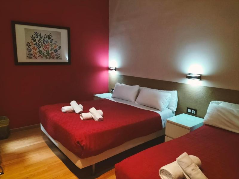 Double Room with Extra Bed image 3