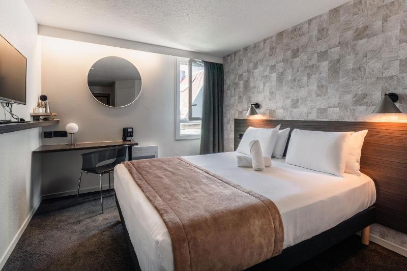 Standard Double Room image 1