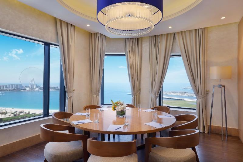 Club Suite with Partial Sea View – Lounge Privileges, Afternoon Tea and Private Beach Access image 4