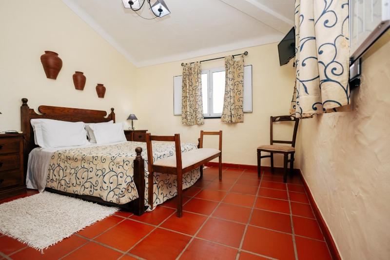 Double Room image 3