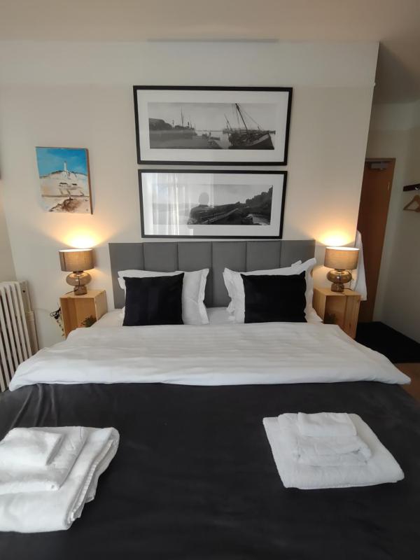 Snorri's Guesthouse - image 2