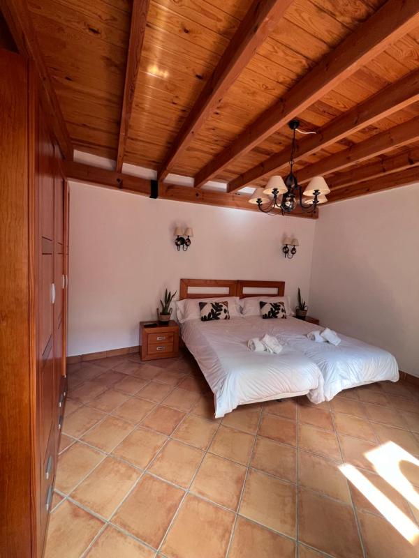 Double or Twin Room with Private Bathroom image 2