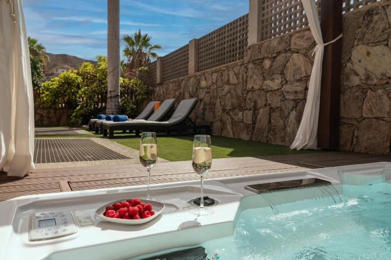 Serenity Villa Tauro - image 1