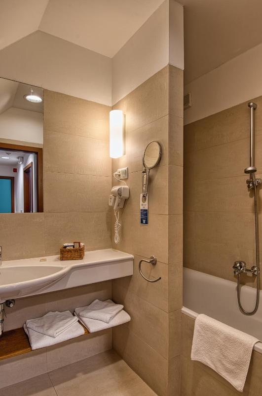 Two-Bedroom Bungalow image 2