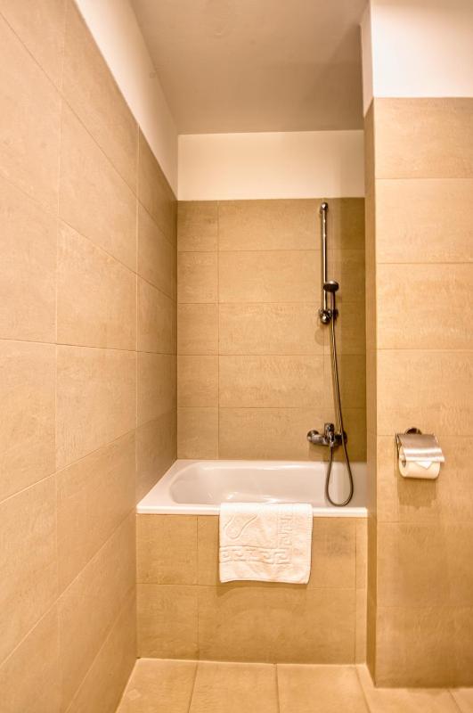 Two-Bedroom Bungalow image 4