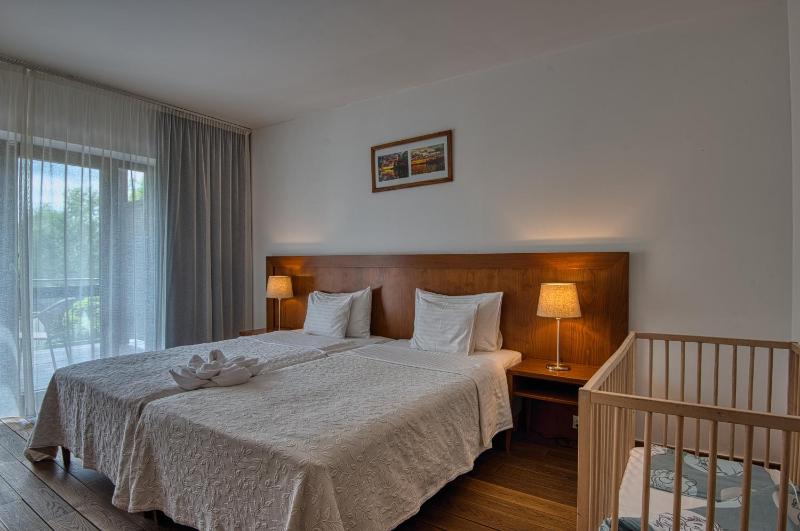 Triple Room with Bath image 3